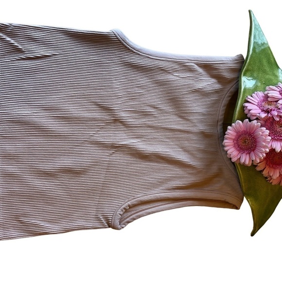 𝅺aritzia Bundle of 3 Crop Tops EUC - Picture 15 of 15